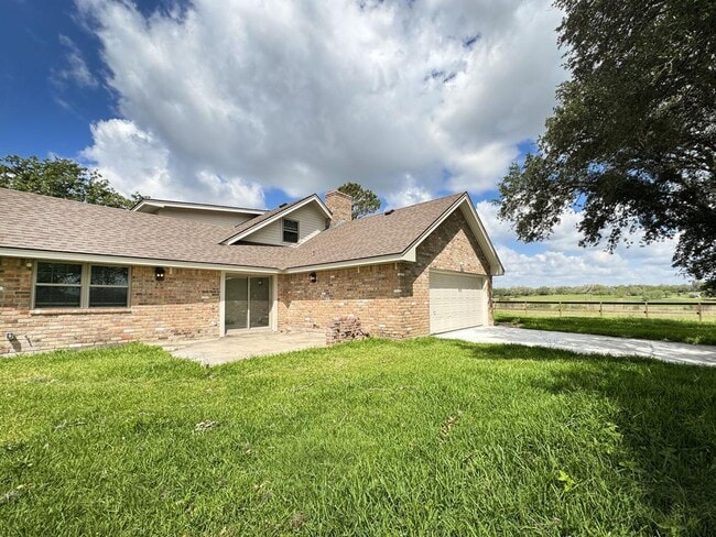 Building Photo - 5121 FM446