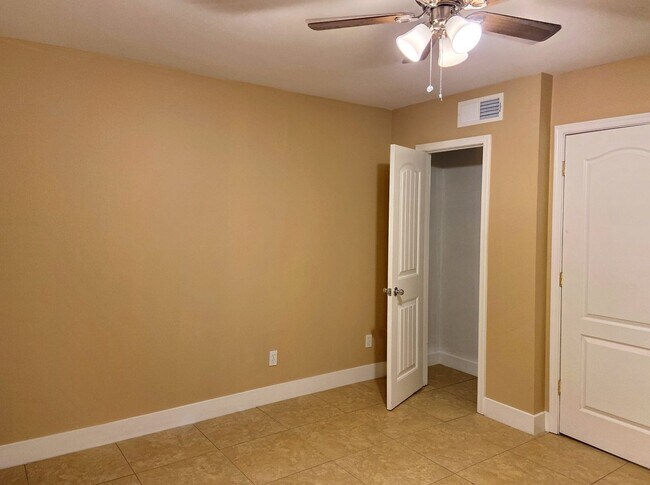 Building Photo - OPEN HOUSE. Friday, May 8th, 2026 open from 4:30pm - 5:30pm Available for Move-in July 1st, 2026....