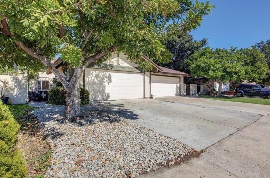 Primary Photo - 3603 W Park Balboa Ave
