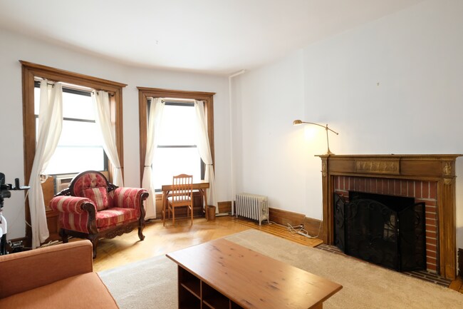 Primary Photo - 217 W 70th St