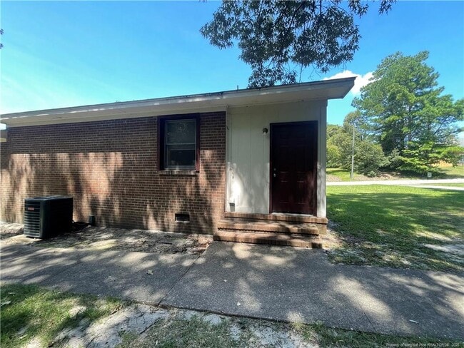 Building Photo - 3324 Gables Dr