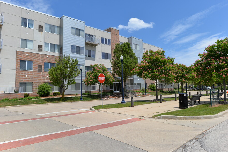 Building Photo - 3540 Library Dr