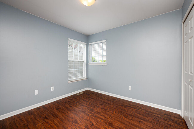 Building Photo - 8312 N Warwick Ct