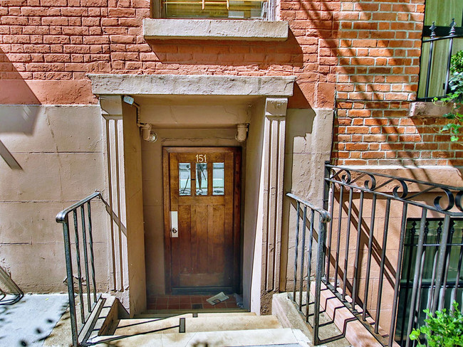 Primary Photo - 151 West 10th Street