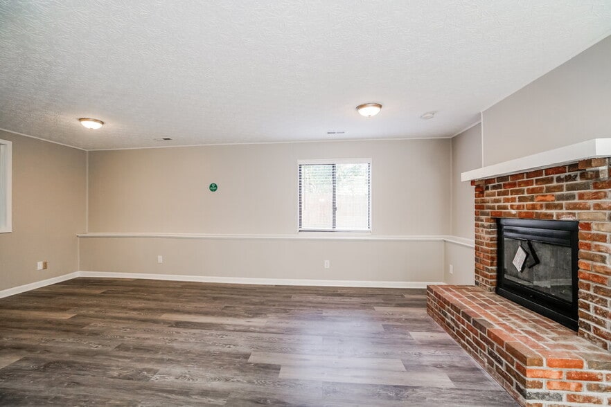 Building Photo - 1713 Willowpark Ct