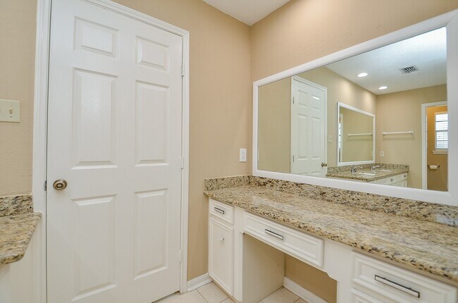Building Photo - 2554 Hodges Bend Cir