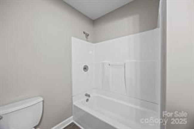 Building Photo - Remodeled Bungalow 3b,2ba, fenced yard - C...