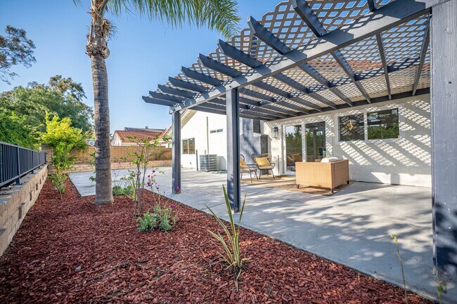 Building Photo - BEAUTIFULLY RENOVATED 4-BEDROOM HOME IN PH...
