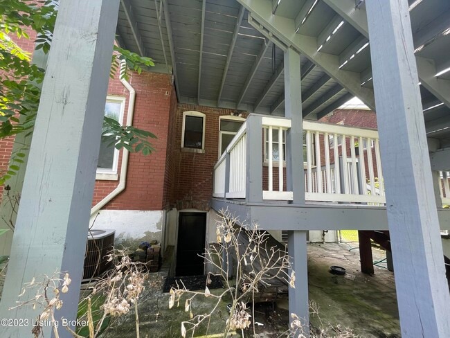 Building Photo - 2177 Baringer Ave