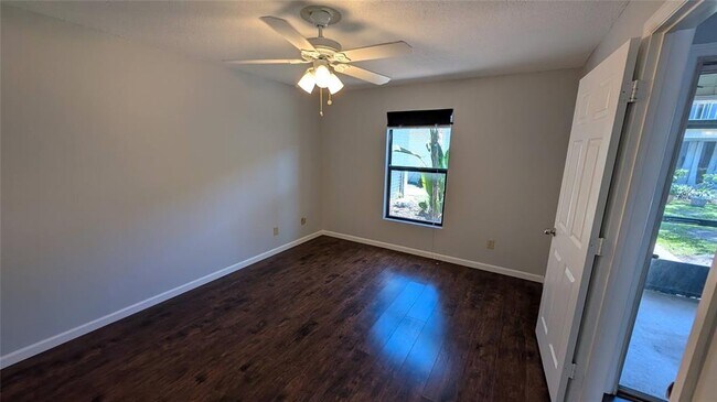 Building Photo - 2882 Plaza Terrace Dr