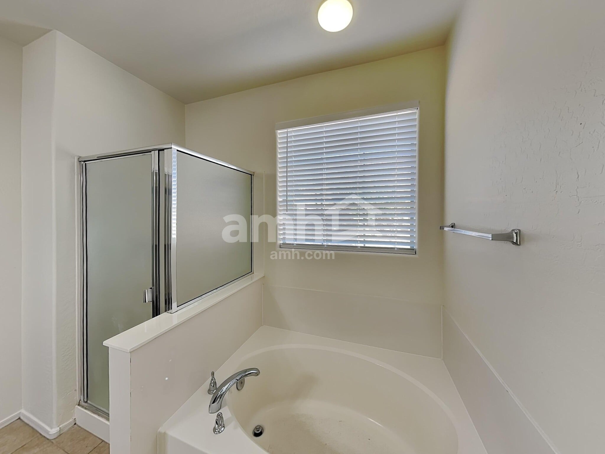 Building Photo - 15179 W Montecito Ave