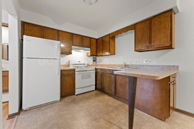 Building Photo - 515-25 N Highview Ave