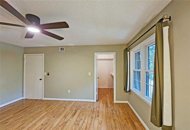 Building Photo - 47 Monet Ct NW