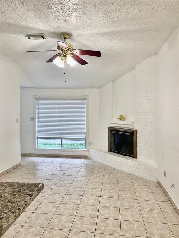 Building Photo - 1715 Bugle Run Dr