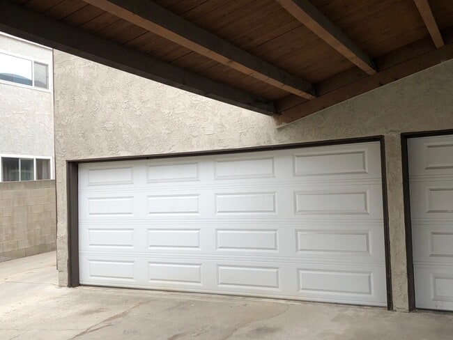 Interior Photo - 2411 Mathews Ave