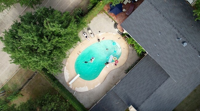 Building Photo - Retro Paradise with Inground Pool for Leas...