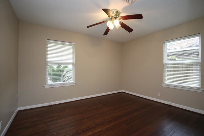 Building Photo - 5036 De Milo Dr