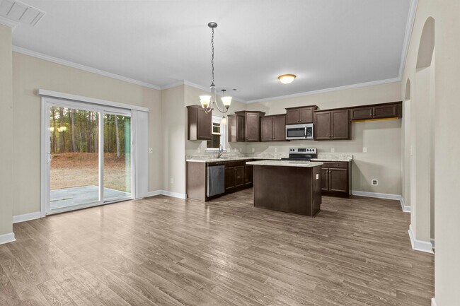 Building Photo - 405 Crestmont Ct