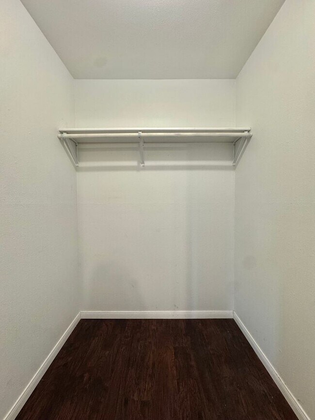 Building Photo - 1713 Utah Ave