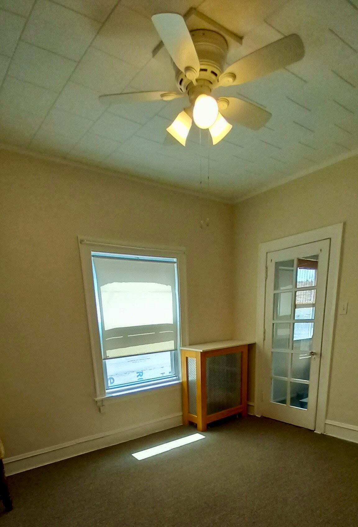 Front bedroom (leads to enclosed porch) - 6734 N Oxford Ave