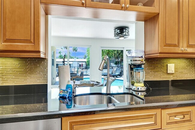 Building Photo - 2051 Coral Reef Dr