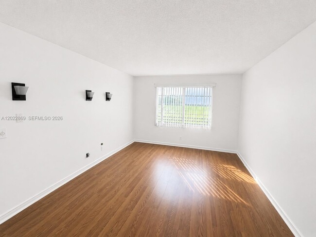 Building Photo - 1200 SW 125th Ave