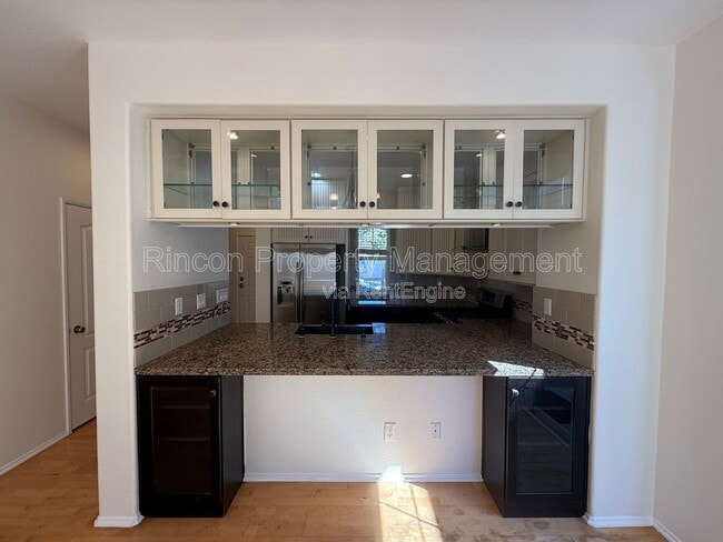 Building Photo - 238 E Pleasant Valley Rd