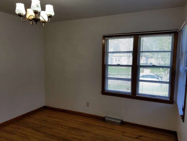 Building Photo - 2209 Franklin St