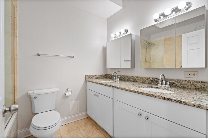 Building Photo - 4906 N Whipple St