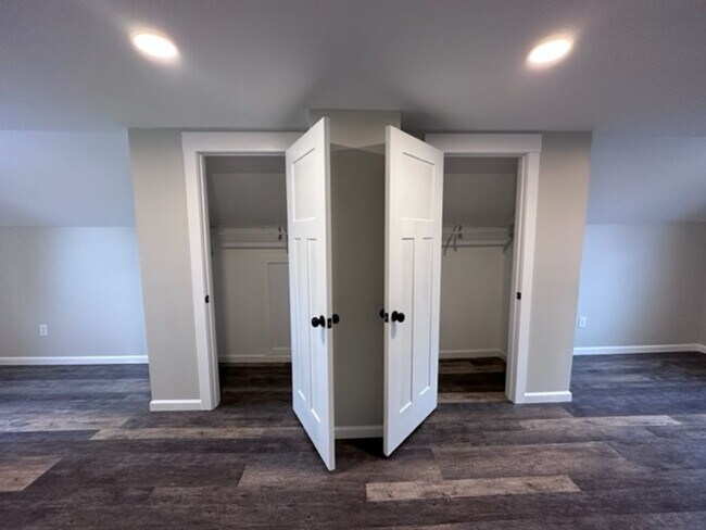 Building Photo - Fully Renovated 3BR Bungalow – Modern, Bright, Move-In Ready!