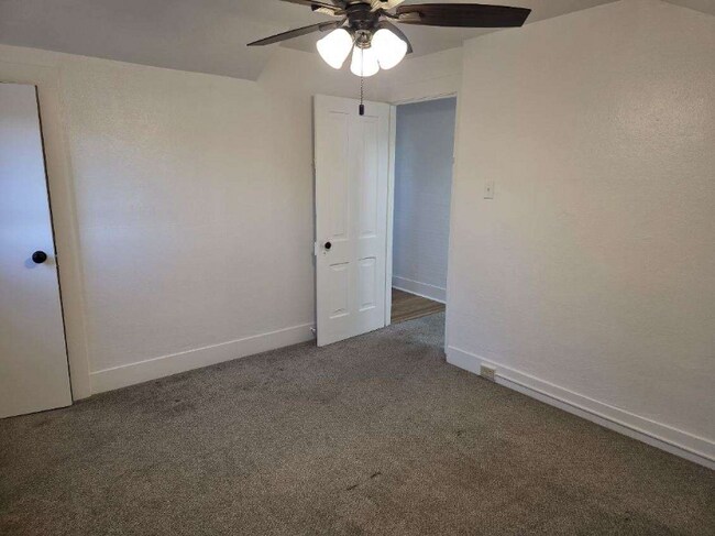 Building Photo - 108 Poplar St