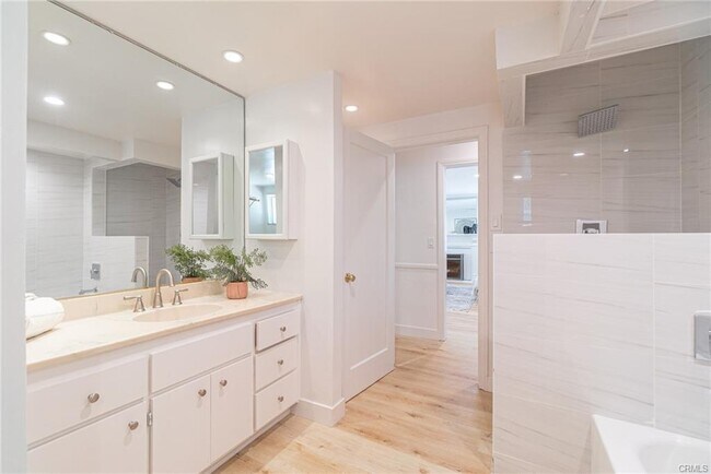 Building Photo - 3636 Gardenia Ave