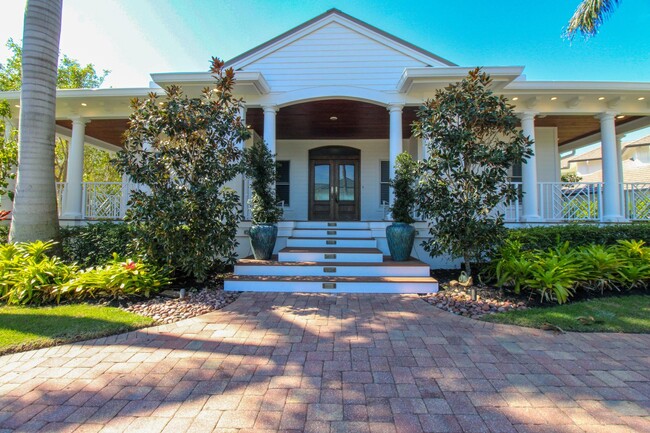 Building Photo - **STUNNING POOL HOME**4BEDS / 4.5BATHS**AQ...