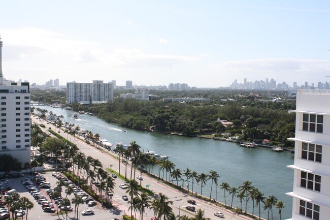 Building Photo - 4747 Collins Ave