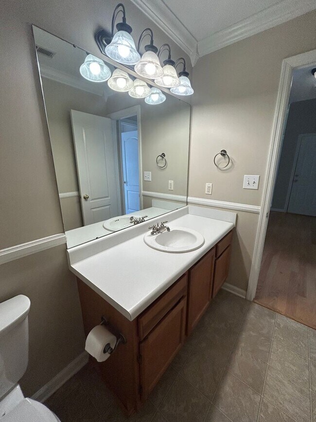 Building Photo - 5988 Vinemont Dr NW