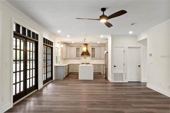 Building Photo - 1368 Hibiscus Ave