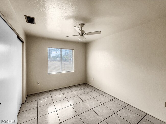 Building Photo - 2239 Iris Way