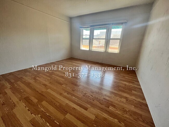 Building Photo - 301mon