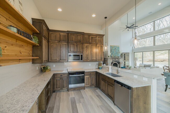 Building Photo - BRAND NEW LUXURY 3 BEDROOM 2.5 BATH TOWNHO...