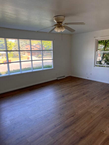 Livingroom Bay Window - 4217 Lori Dr
