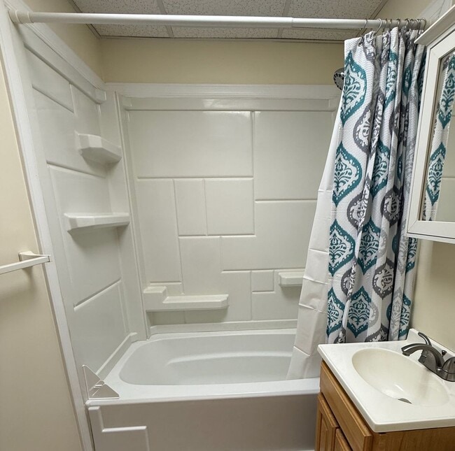 Building Photo - 2528 Christian St