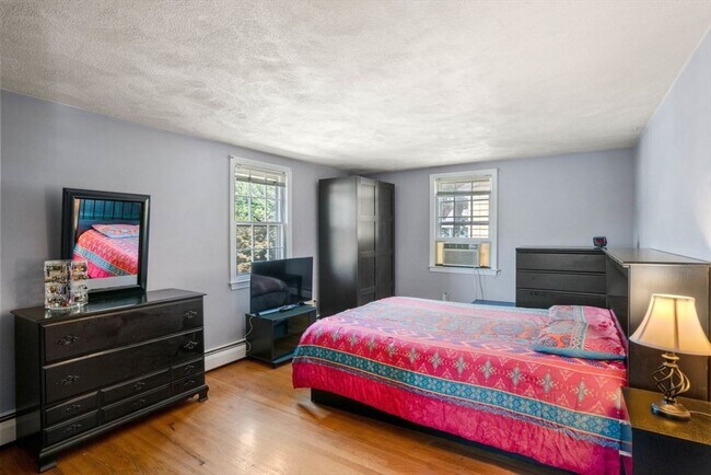 Building Photo - 42 Rockland Ave