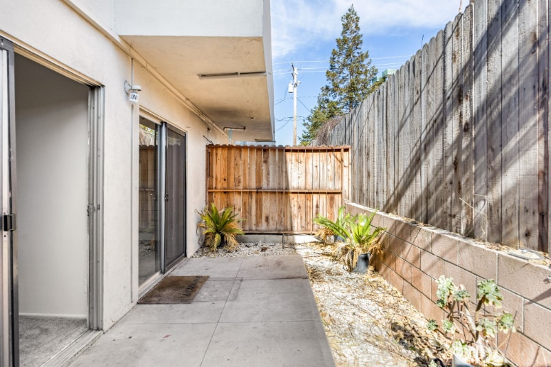 Building Photo - 34976 Ave A