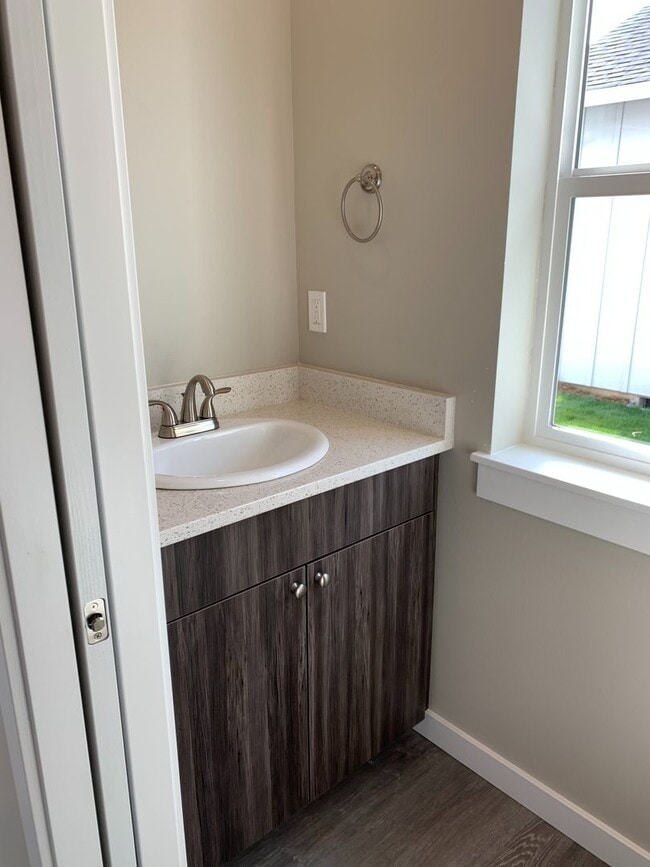 Building Photo - 668 E Street