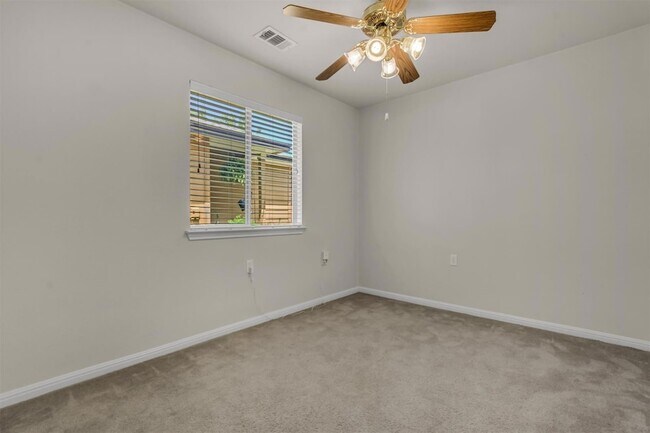 Building Photo - 5605 Bentsen Ln