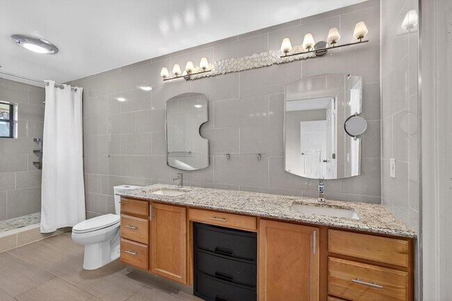 Building Photo - 17137 Waterbend Dr