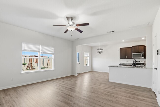 Building Photo - 2044 Mule Ridge Dr