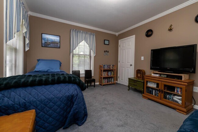 Building Photo - 24 Birchwood Rd