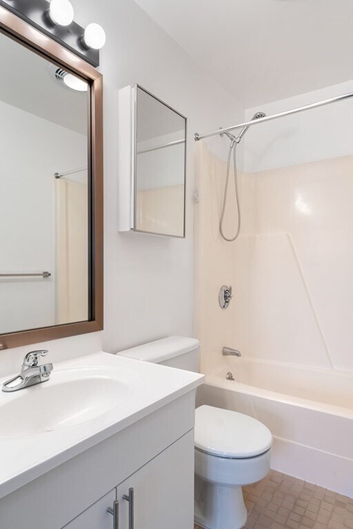 Building Photo - 332 Franklin St