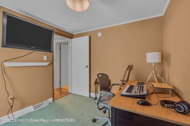 Building Photo - 37 Freehold Rd